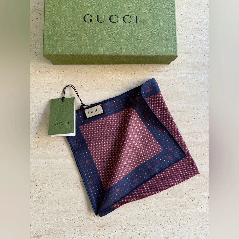 NWT Gucci GG DIAMONDS SILK SQUARE SCARF UNISEX❤️